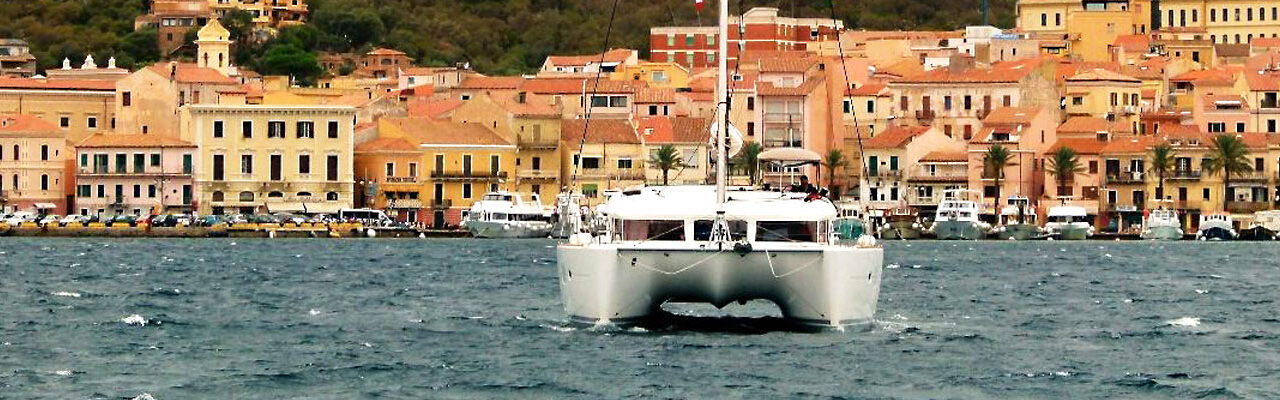 Tydzień na morzu: zwiedzanie Sardynii i Korsyki katamaranem – relacja z podóży